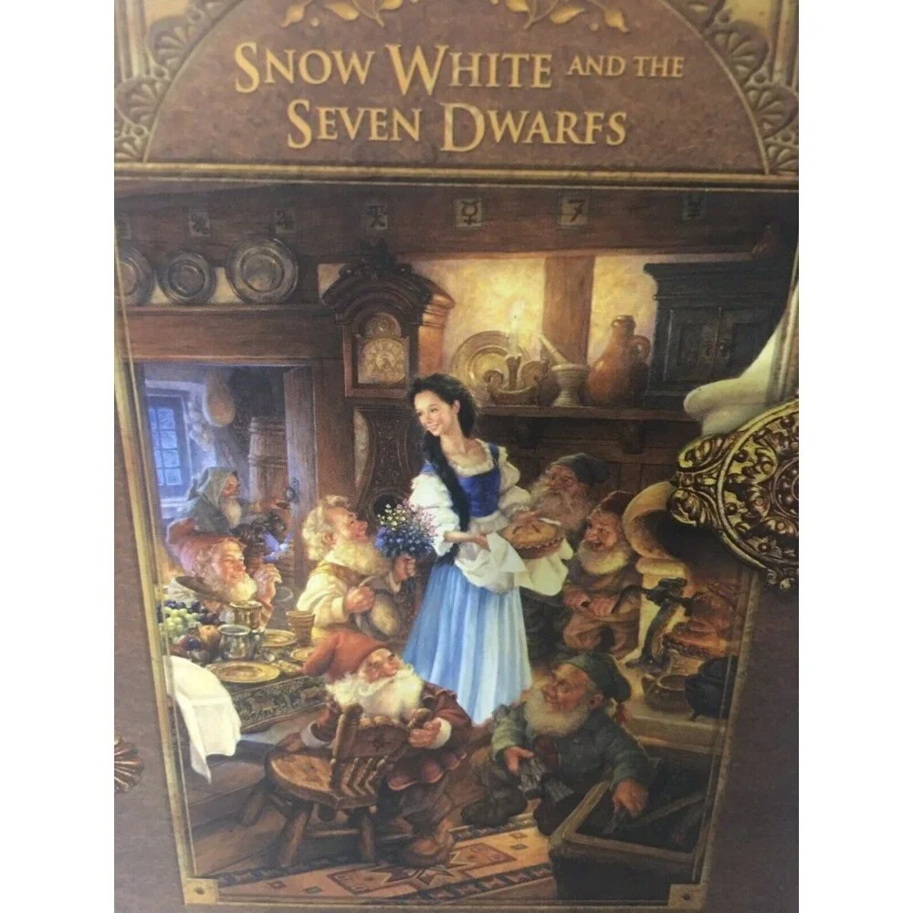 New Masterpieces Snow White and the Seven Dwarfs Hinged Book‎ Box Jigsaw Puzzle